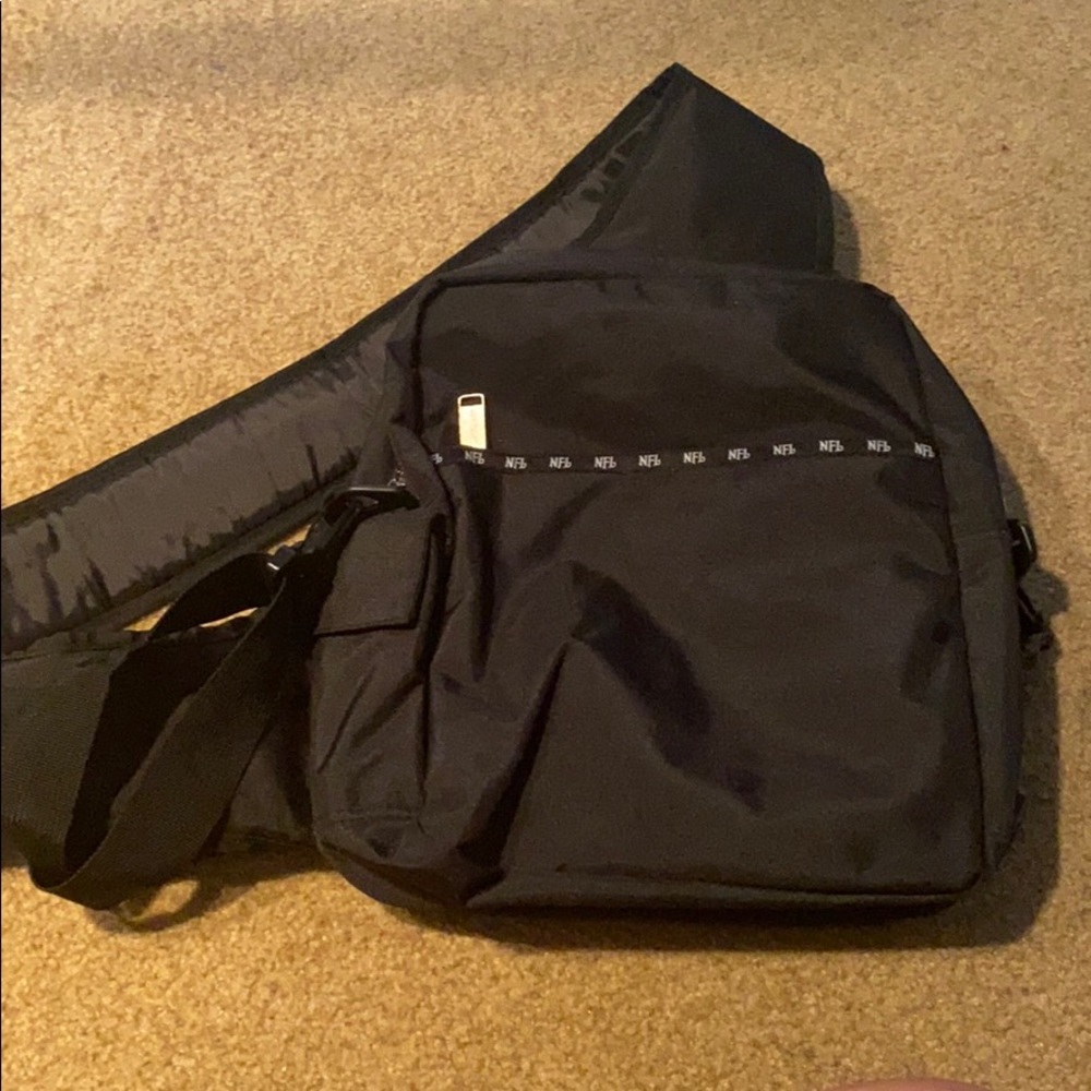 NFL BLACK SLEEK ONE STRAP